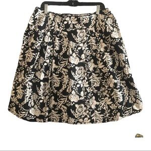 Beautiful Women’s   Floral 100 percent Cotton Skirt Size M in Excellent Used C